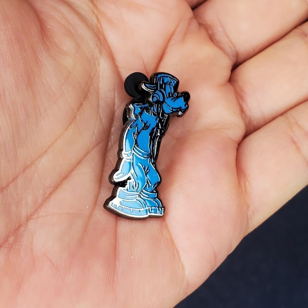 Goofy with Headphones Disney Trading Pin - Picture 4 of 4